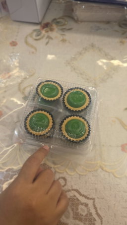 (WH) 8pc  Kaya / RosKay Tarts