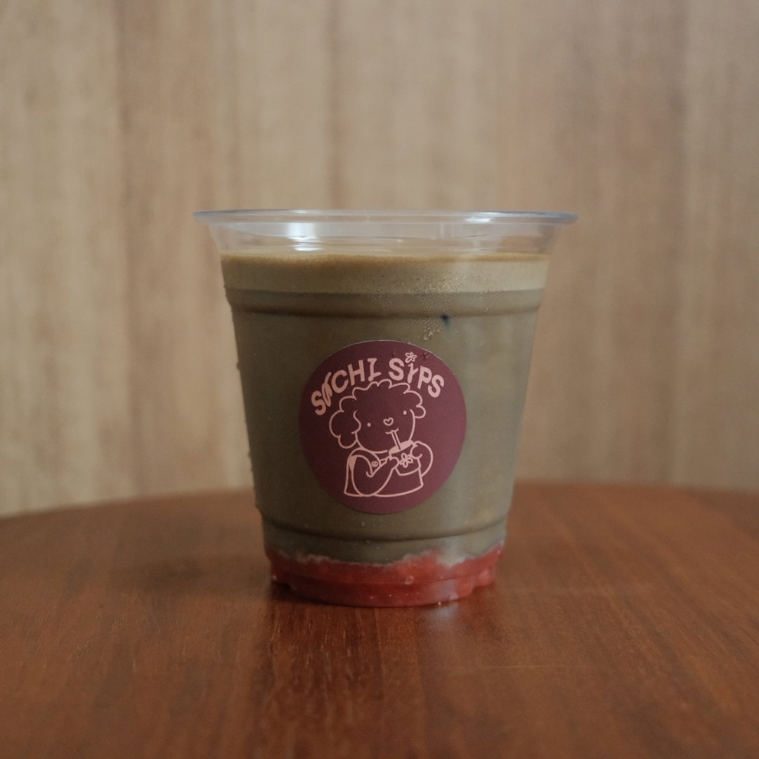 Iced Strawberry Hojicha Latte