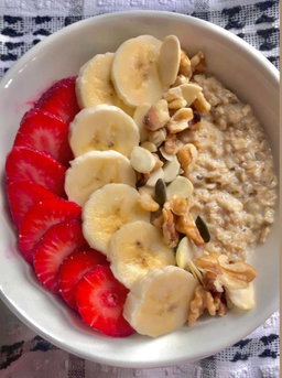 Banana & Strawberry Oatmeal Bowl