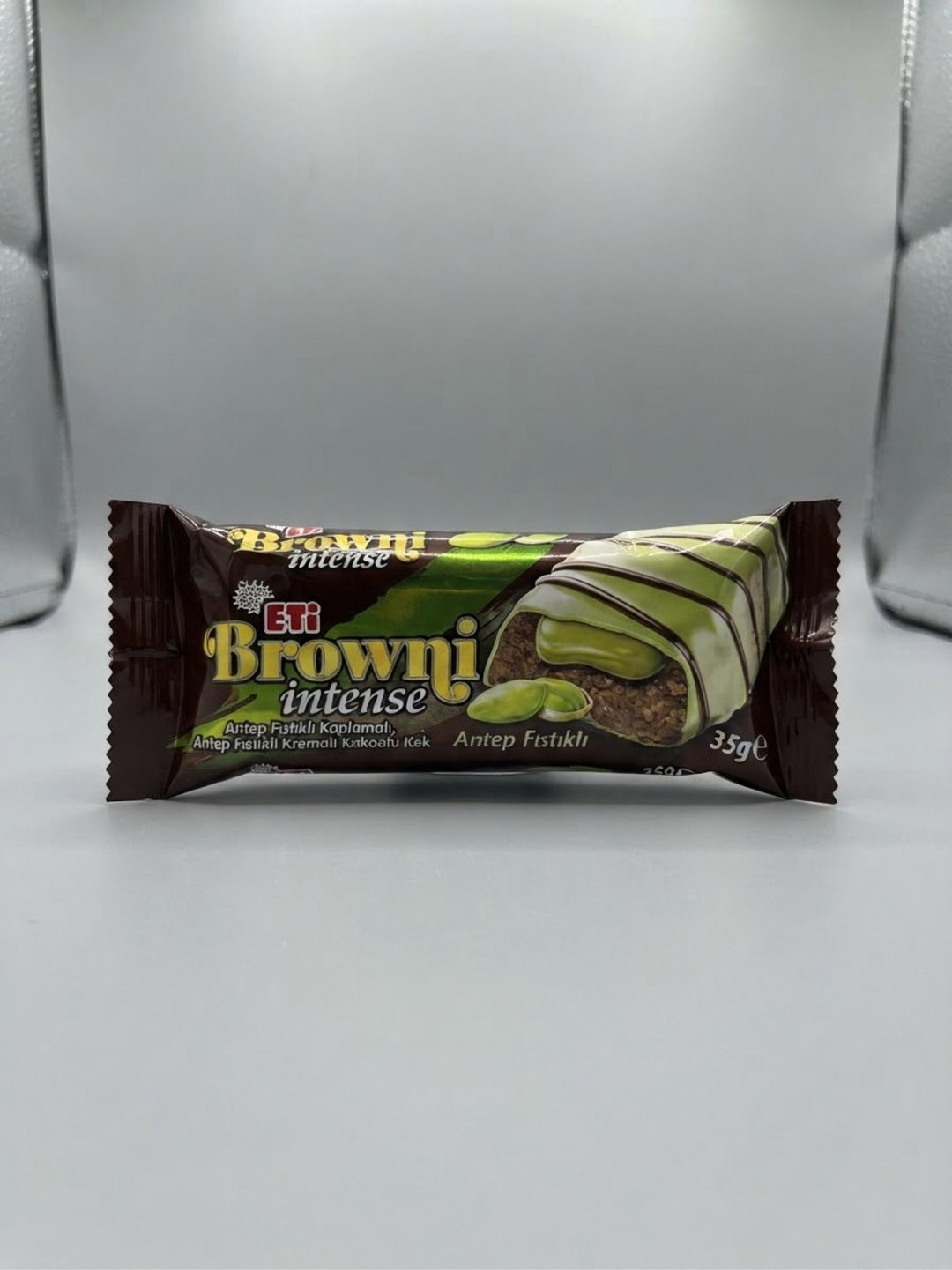 ETİ Browni Intense Antep Fıstıklı Antep Fıstıklı Kaplamalı, Antep Fıstıklı Kremalı Kakaolu Kek 35g