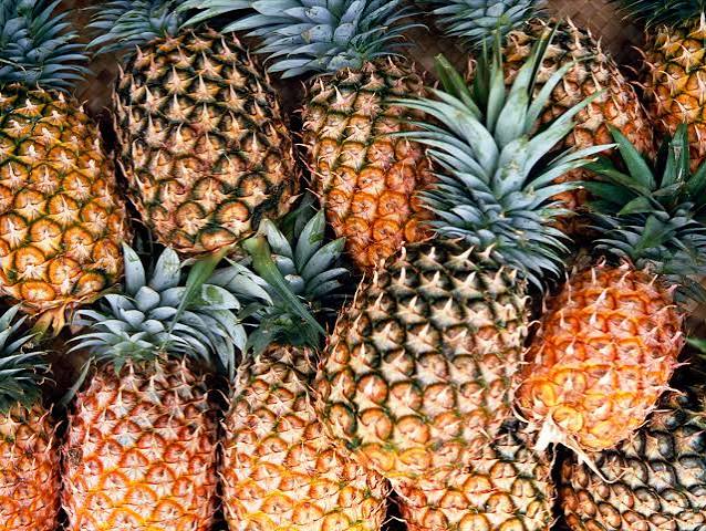 Pineapples_0