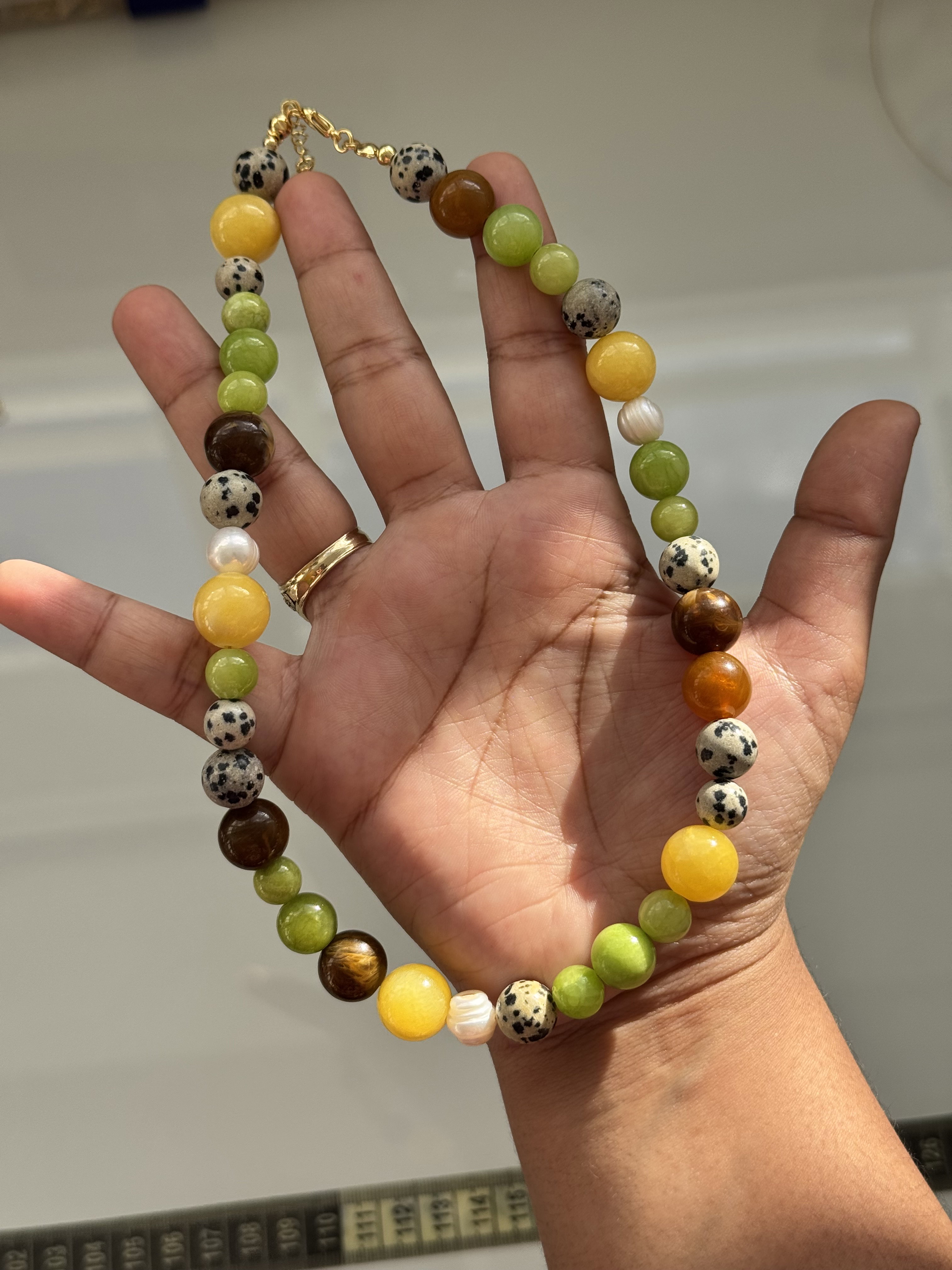 BYMAGDY es la opción ideal para complementar tus outfits y encontrar los regalos perfectos para cada temporada. Cada pieza es elaborada a mano y tiene una intención; estamos listos para contar tu historia, escoge tu pieza favorita y se parte de la comunidad de las bonitas._1