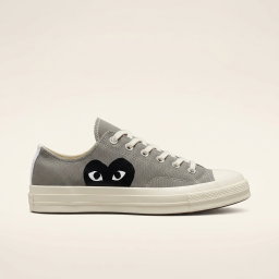 COMME DES GARÇONS PLAY X CONVERSE CHUCK 70