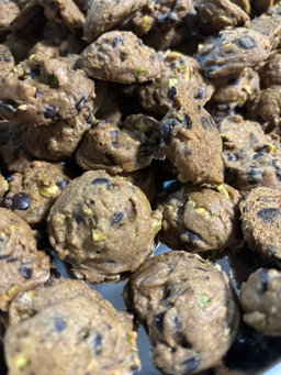 Pistachio Chocolate Chip Cookie