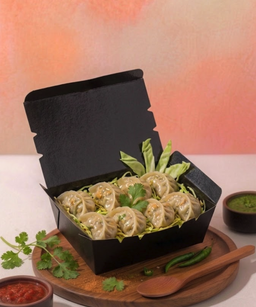 Veg Steamed Momos [8 pcs]