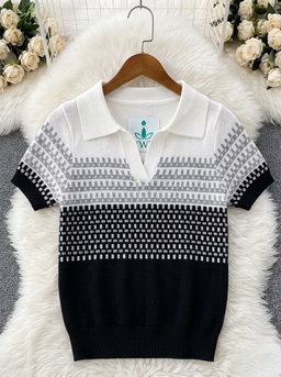 Short-sleeved, fine-knit polo color-blocked, textured knit