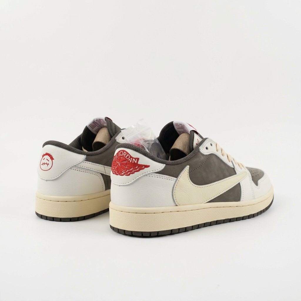 AIR JORDAN 1 x TRAVIS SCOTT_3