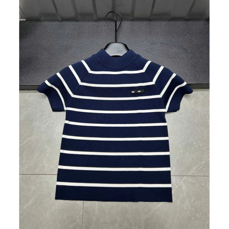 Short-sleeve knit top, mock-neck sweater_4