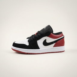 NIKE AIR JORDAN 1 LOW ‘ Black Toe ‘