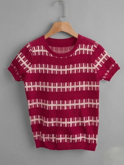 Fitted, short-sleeved fine-knit top