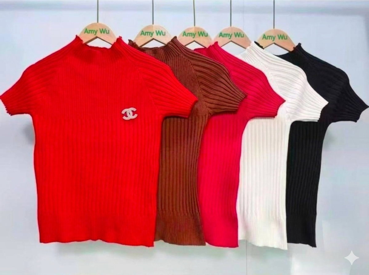 Short-sleeved, mock-neck ribbed knit top sleek, structured design_1