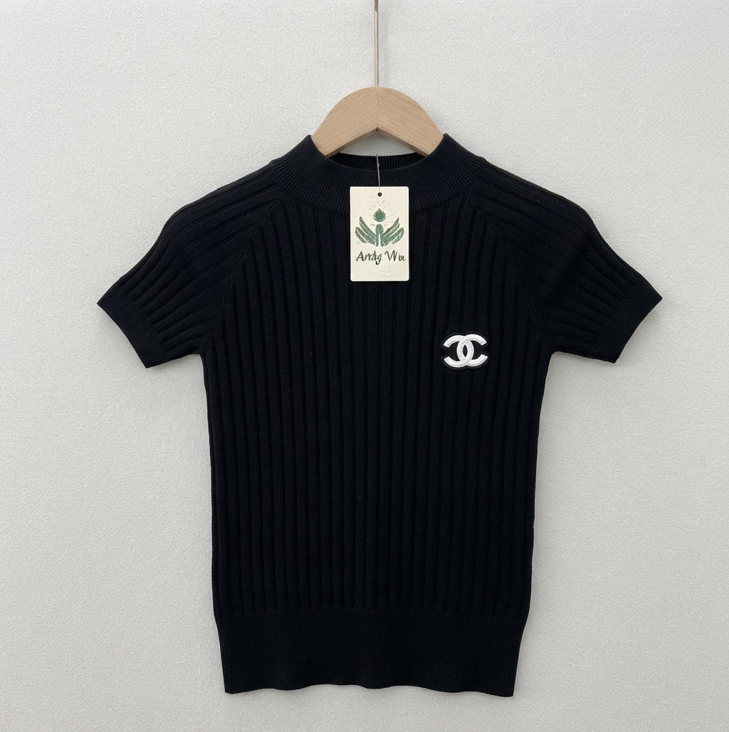 Short-sleeved, mock-neck ribbed knit top sleek, structured design_4