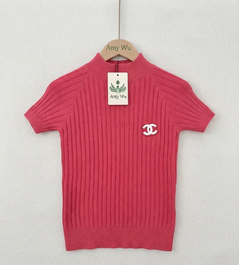 Short-sleeved, mock-neck ribbed knit top sleek, structured design_5