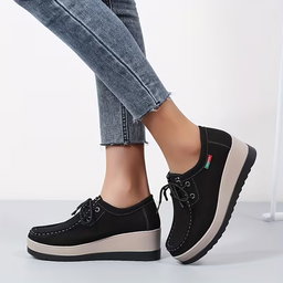 Women’s casual platform boat-style loafers platform moccasins or Wallabee-style 