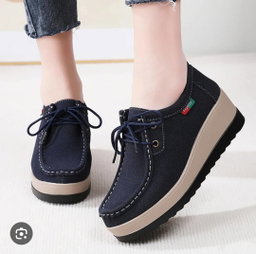 Women’s casual platform boat-style loafers platform moccasins or Wallabee-style 