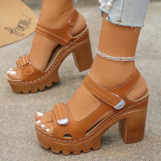 High-heeled, open-toe platform sandals sporty modern block heel._6