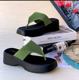 Women's platform wedge flip-flop sandals 