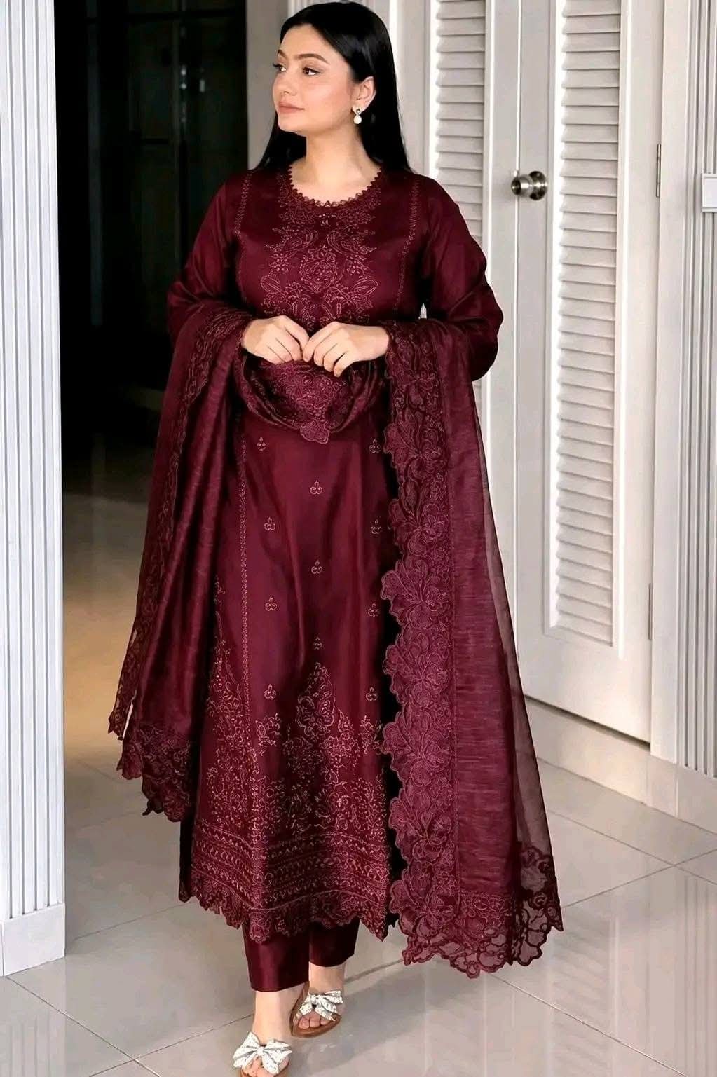 Embroidery Three Piece_0