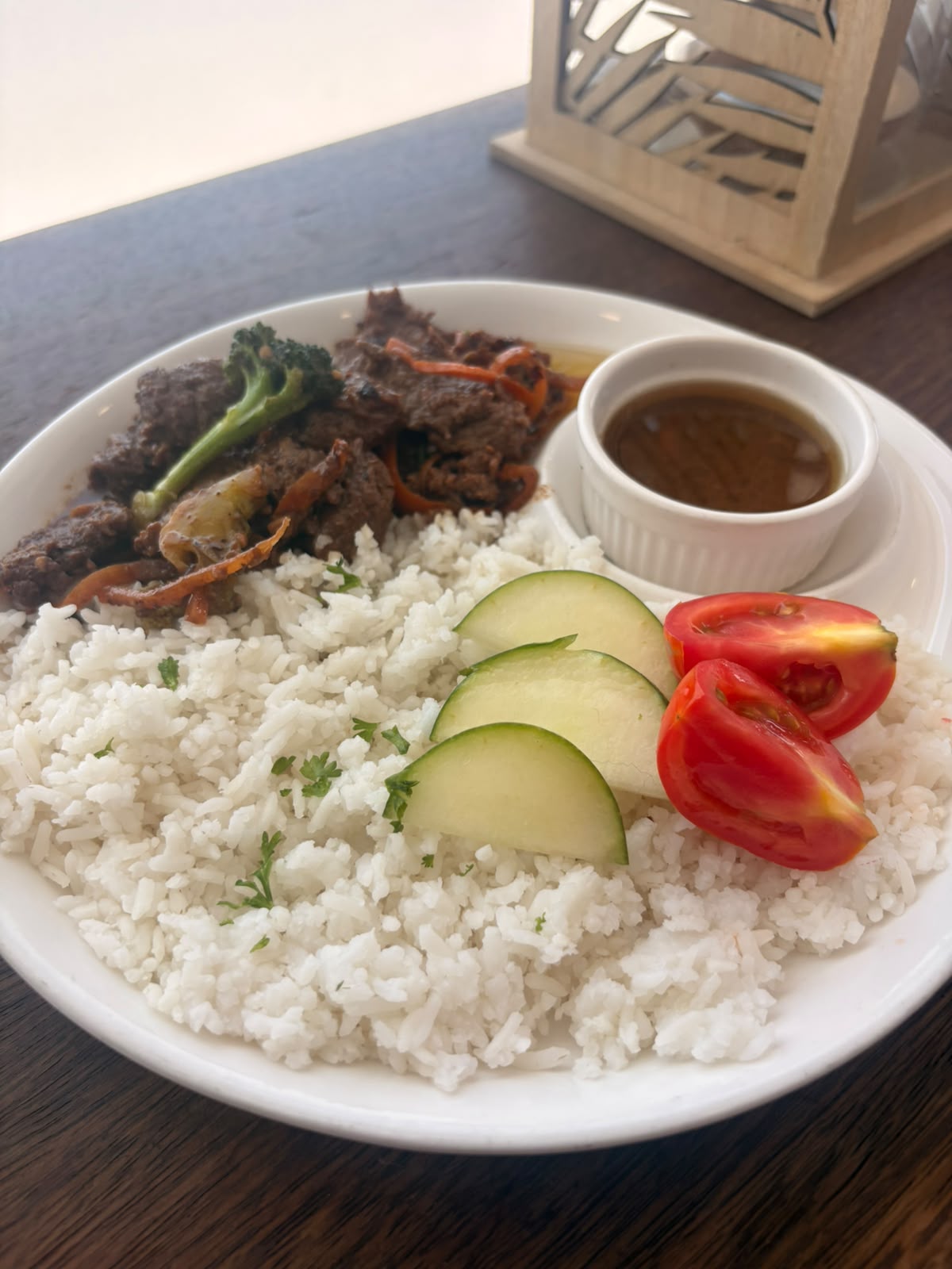 Chinese black bean beef strips with rice, wok-fried broccoli & carrots_0