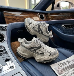Chunky, multi layered lifestyle sneakers