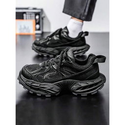 Chunky, multi layered lifestyle sneakers
