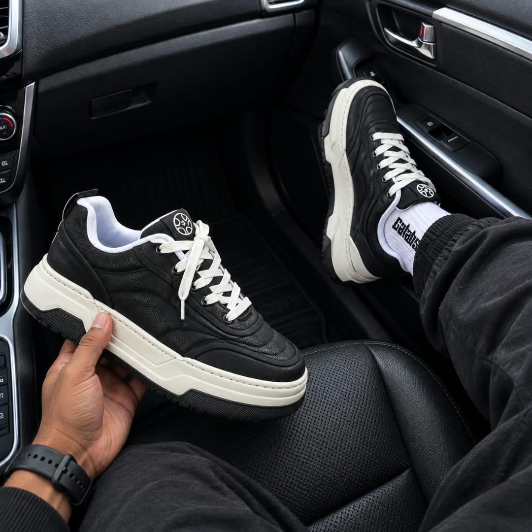 Chunky low-top fashion sneakers_0