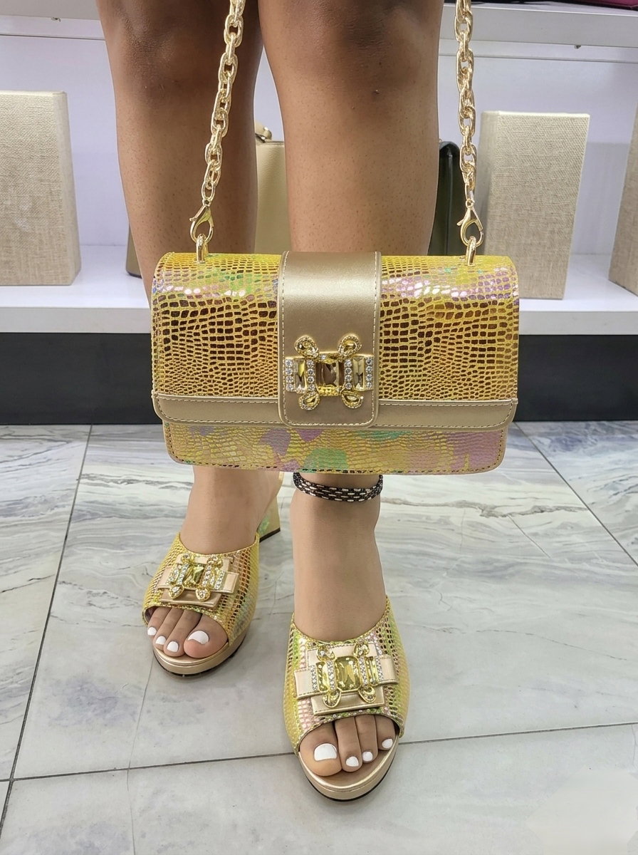 Elegant dress mules and a matching flap handbag,_1