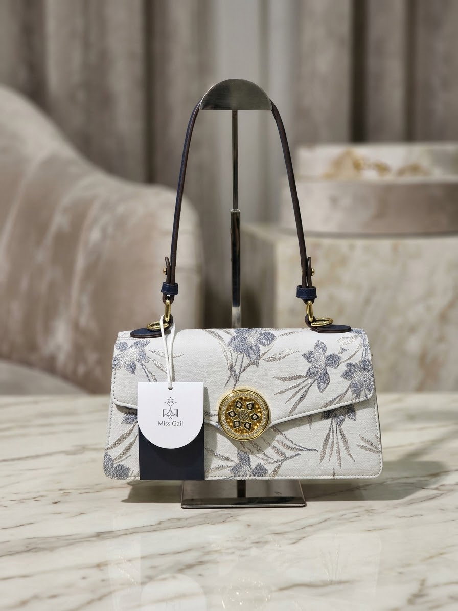 Structured handbag