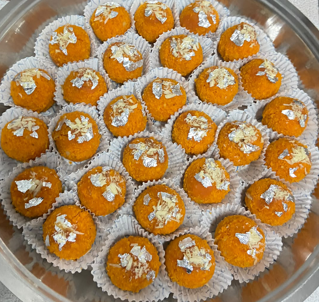 Ladoo Besan ( Pack 10 Pcs)