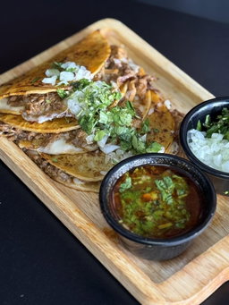TACOS DE BIRRIA