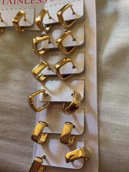 Square hoop earrings 