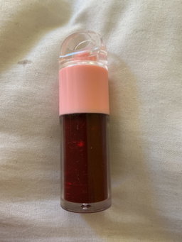 Daniella’s burgundy gloss (cc)