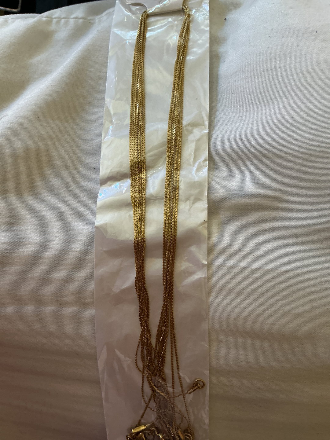 Plain gold necklace 