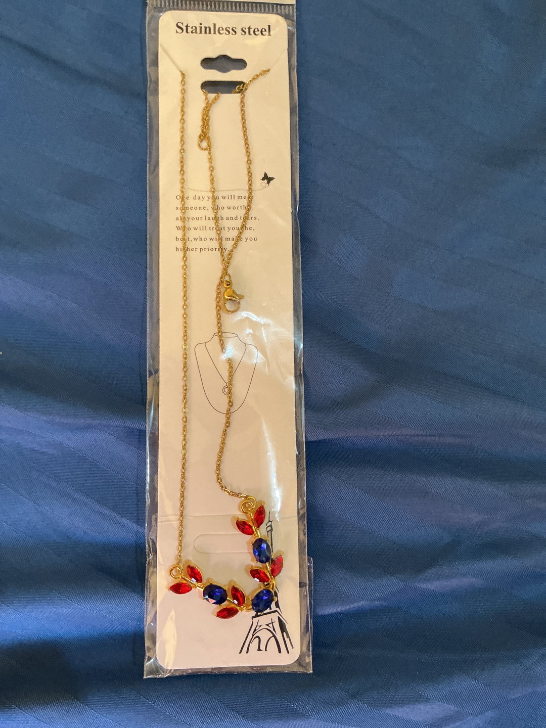 Blue-red daisy necklace 