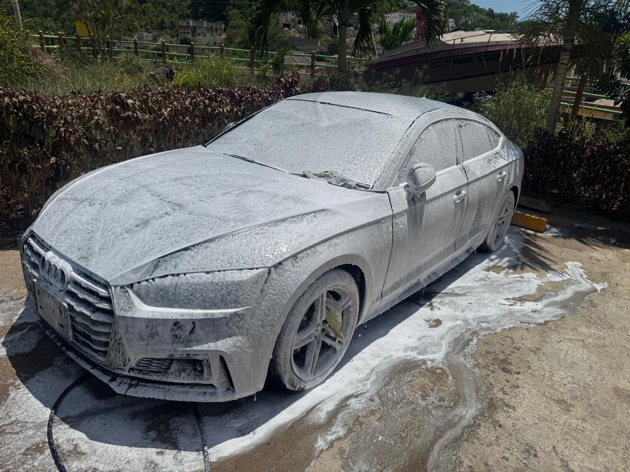 ICONIC EXPRESS
