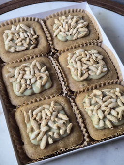 Kinako Genmaicha Mochi Blondies
