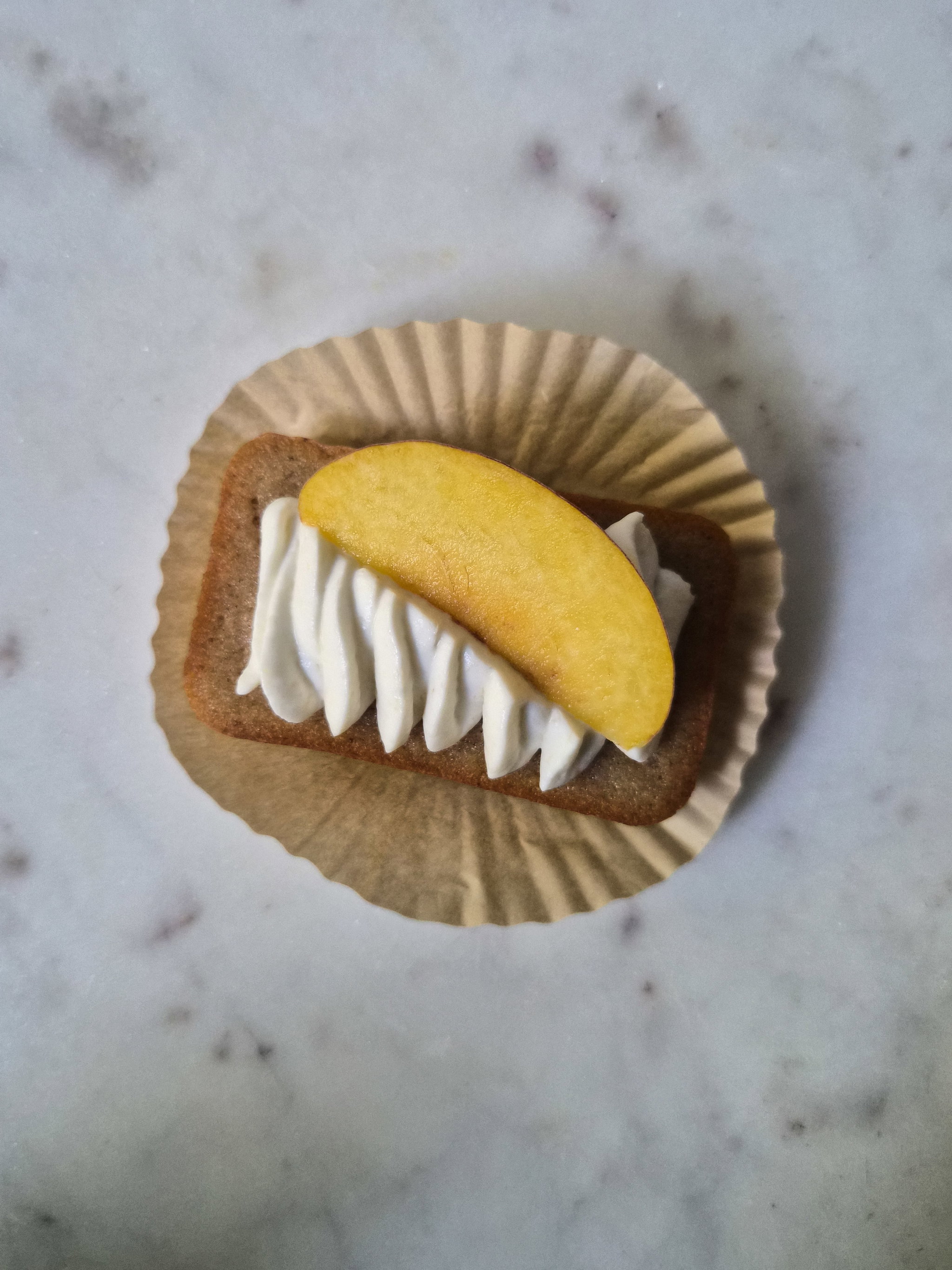 Oolong Peach Financiers_0