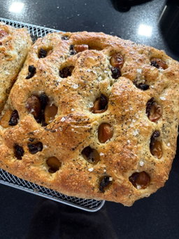 (TUES, WED) FOCACCIA TRAY - GOLDEN CLOVE