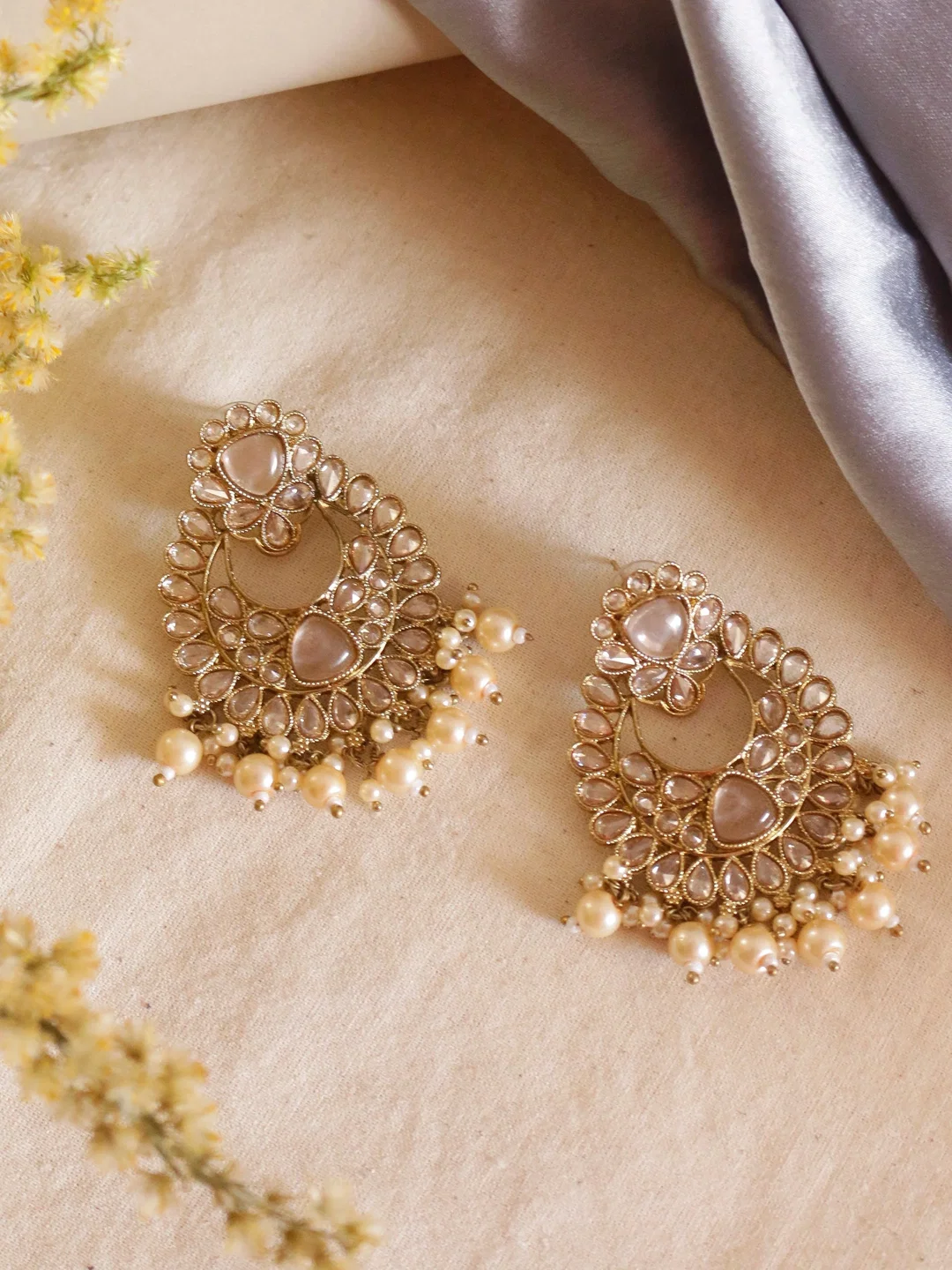 GOLDEN EARRINGS 
