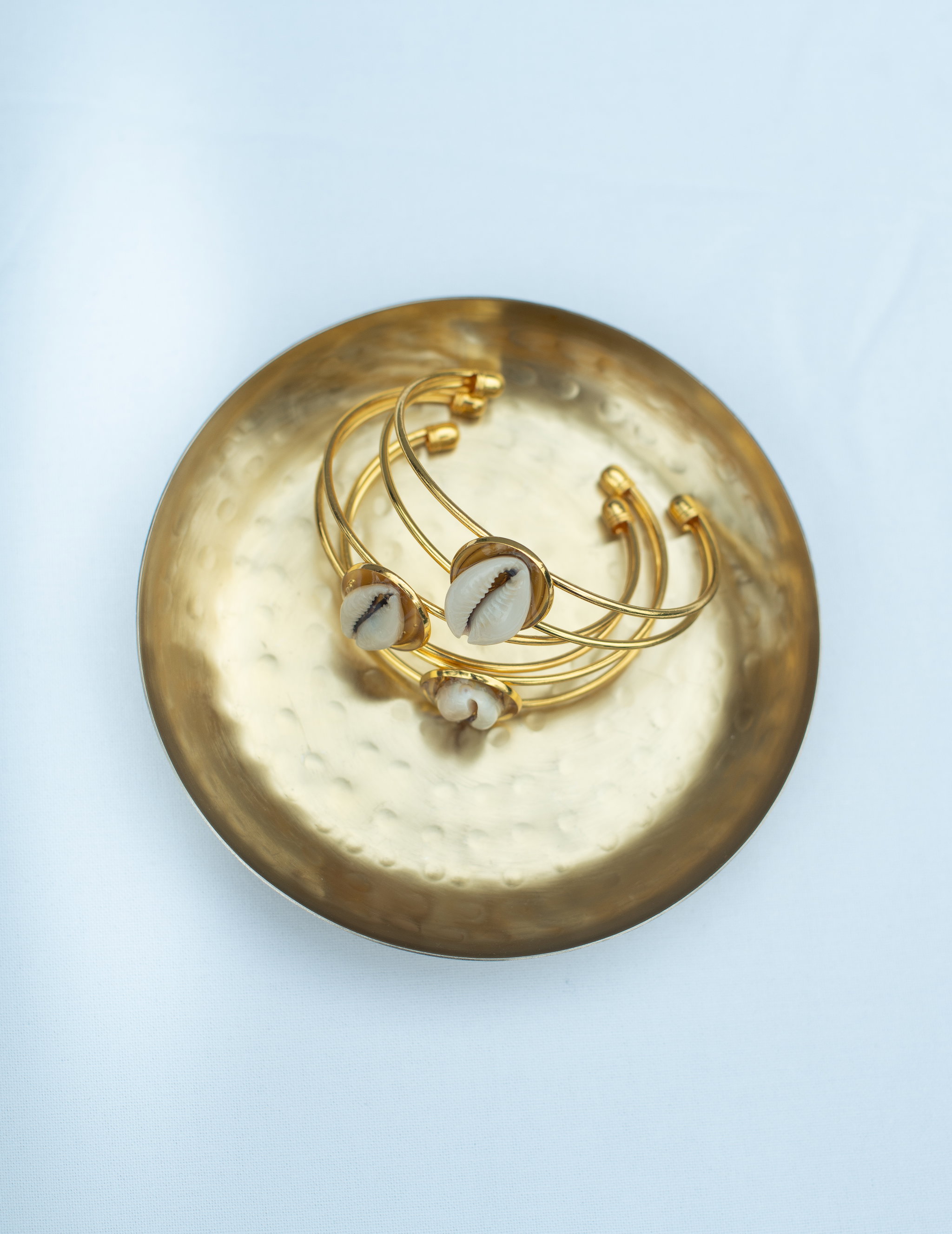 Cowrie cuff_0