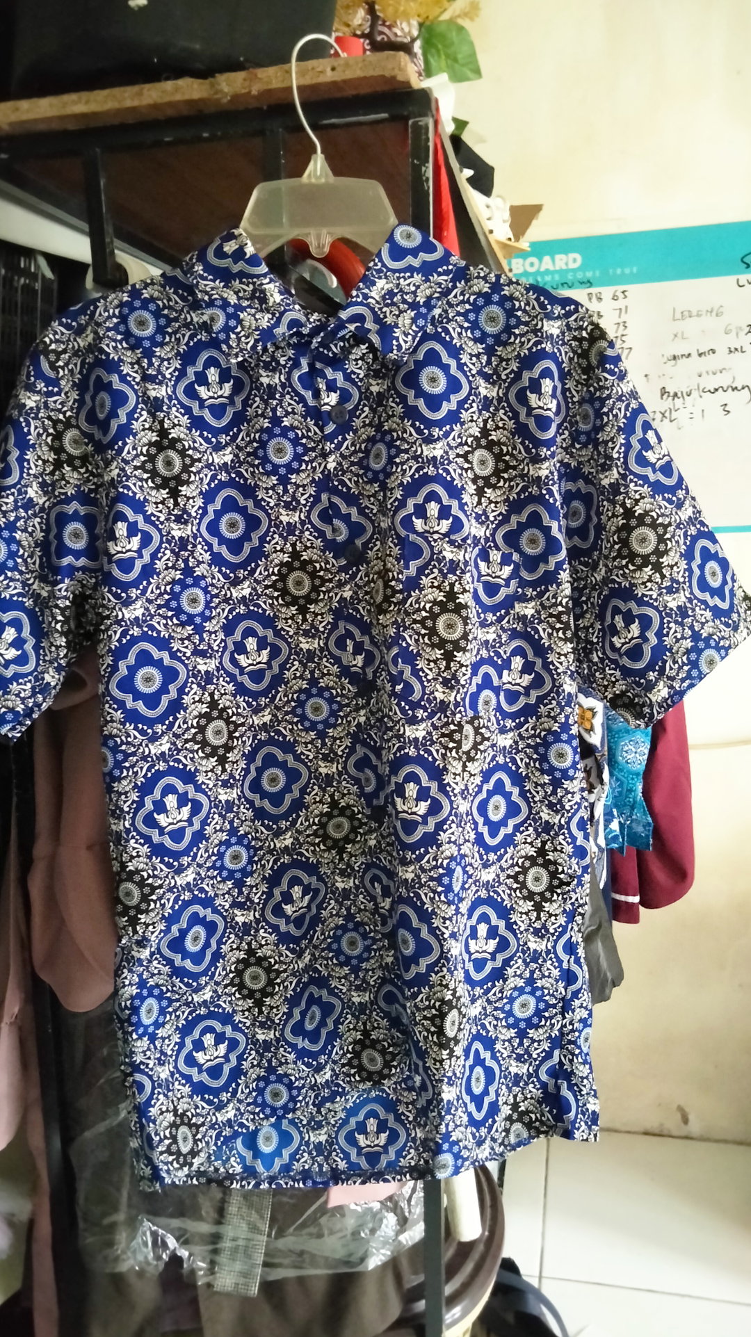 Seragam batik SMP Tunas Biru size M