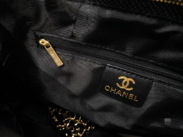 Channel tote