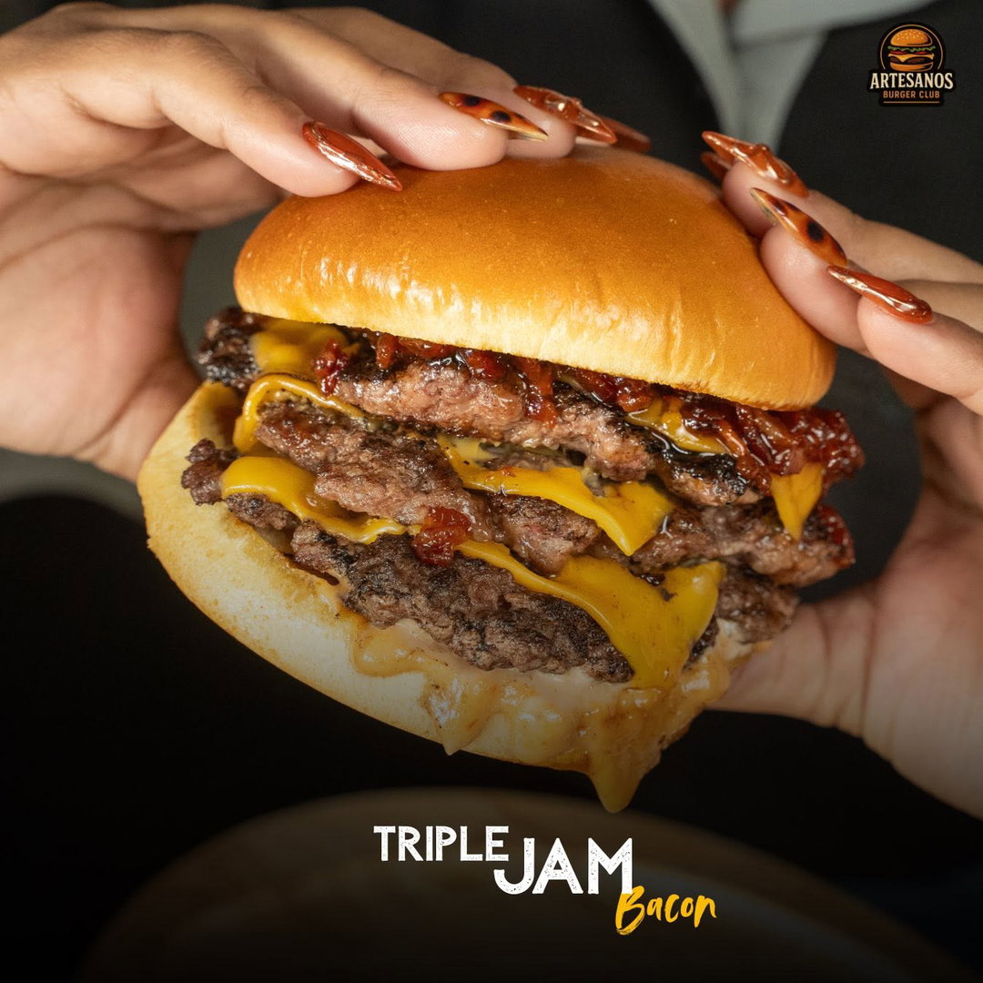 TRIPLE SMASH BACON JAM BURGER