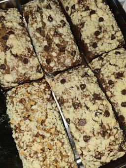 Banana cake (450g 8 slices)