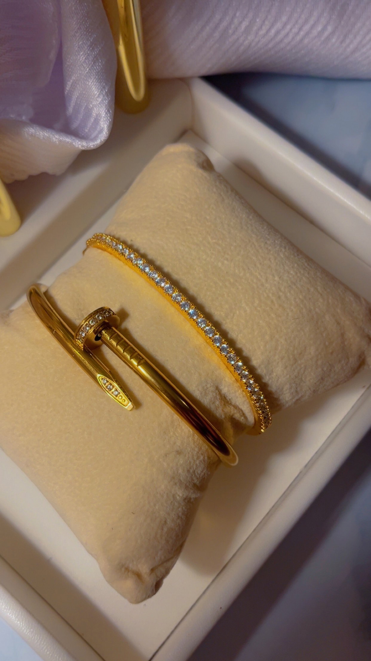 Nail Bracelet Gold_2