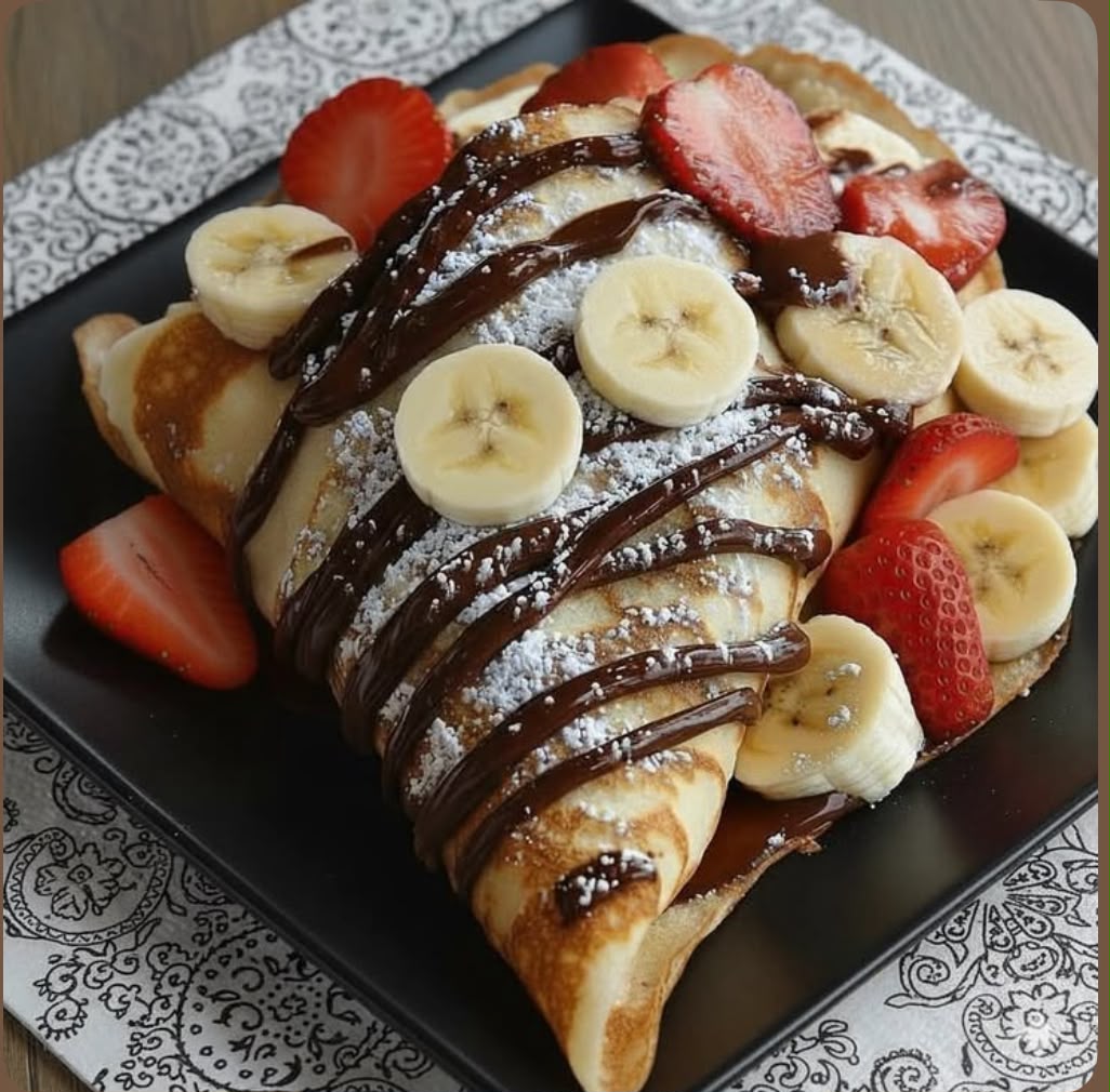 Crepe with Nutella and Fruits_0