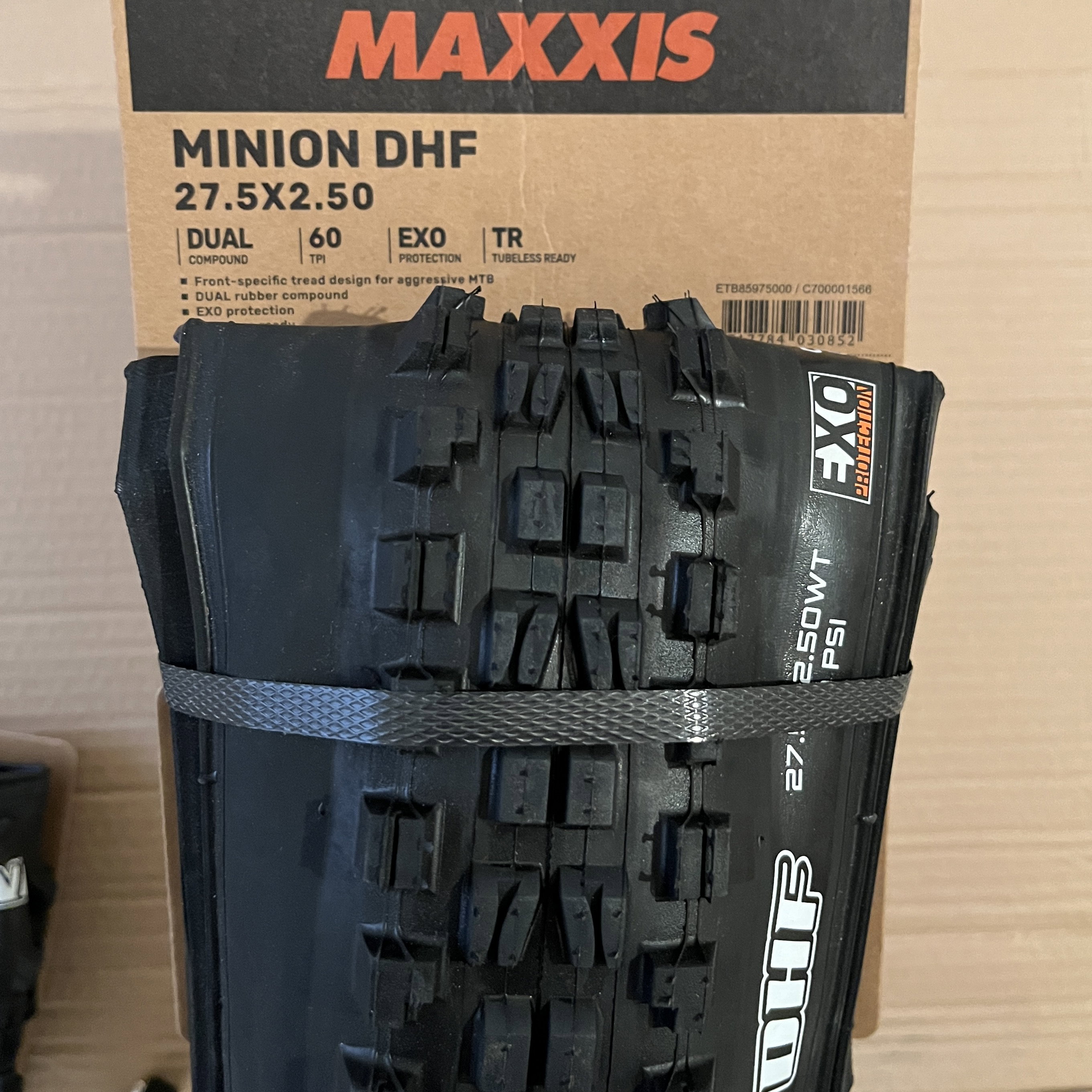 Maxxis Minion DHF 27.5x2.50 (Front)