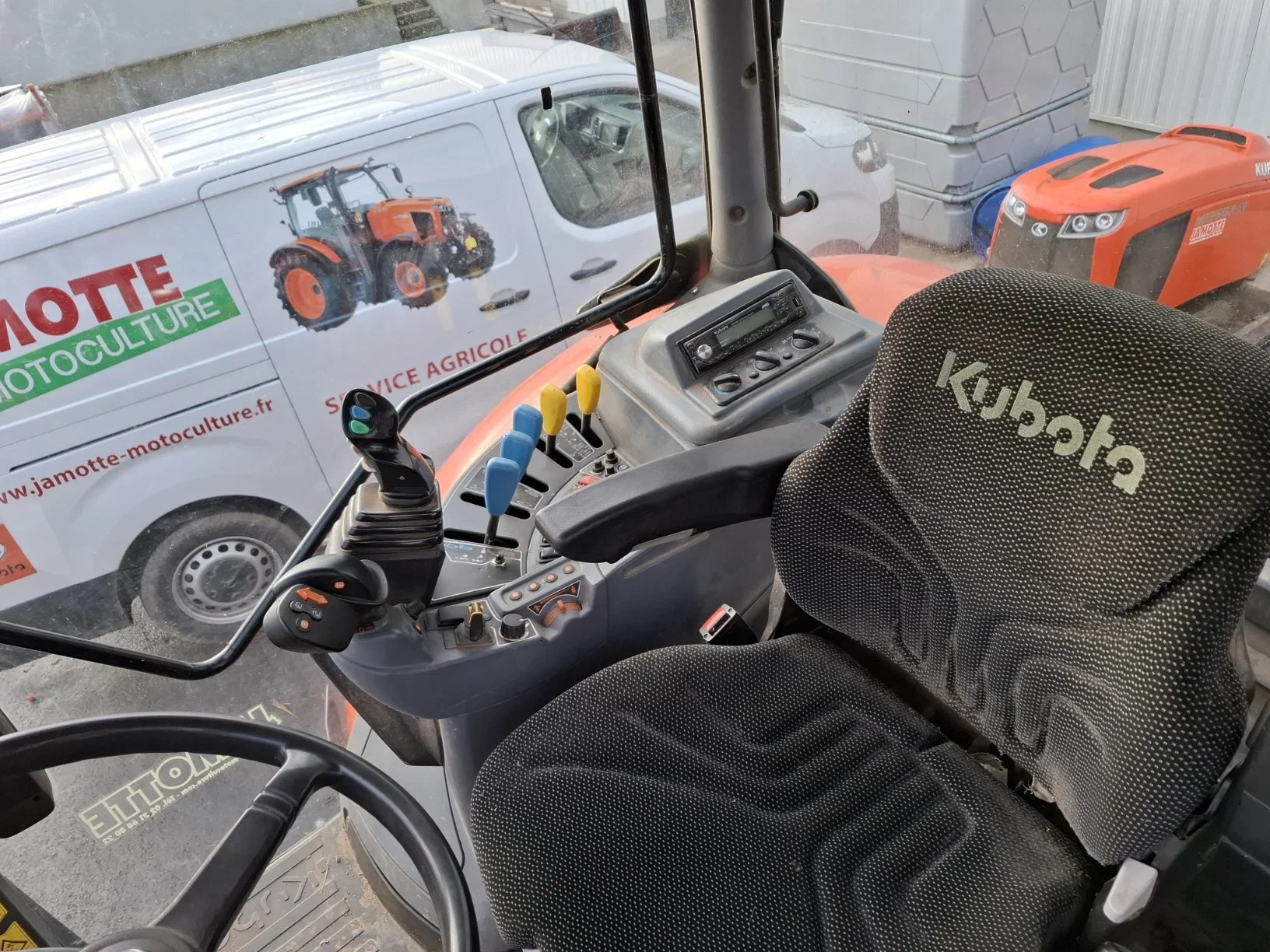 Kubota M6121 2019 – 120 CV + Boost – 5.000 horas_4