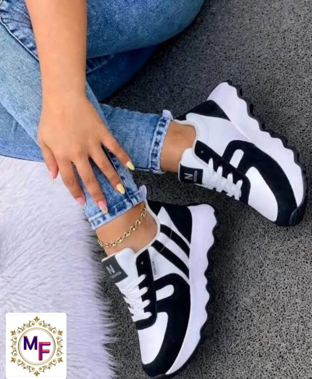 Shoe