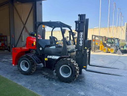Carretilla Elevadora Todoterreno 4x4 – 3.500 kg